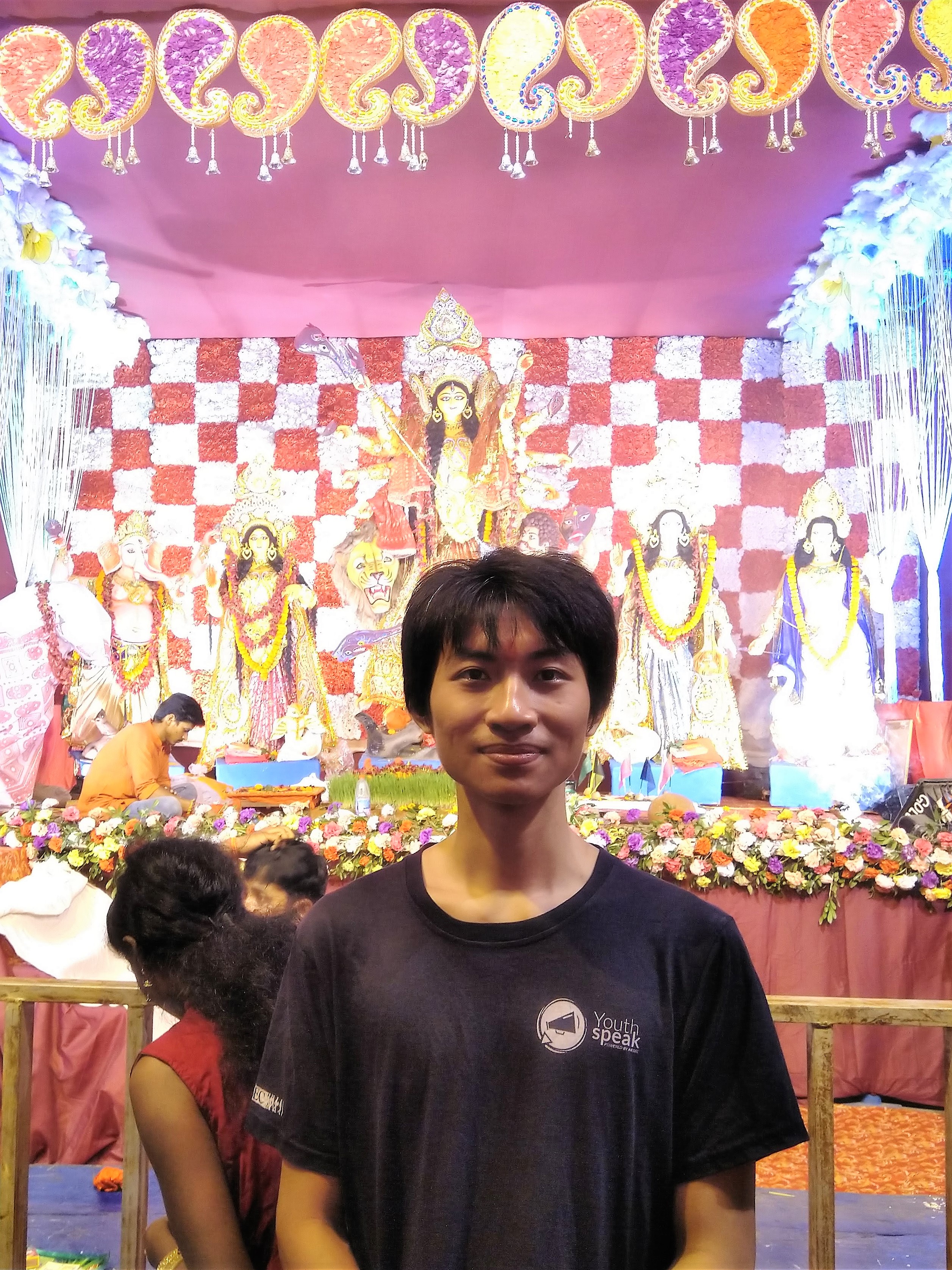 Visiting the Diwali Festival with my first host in Ranchi