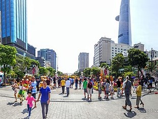 Phố Đi Bộ Nguyễn Huệ